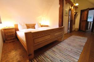 Postel nebo postele na pokoji v ubytování Weingut-Gästezimmer Pongratz