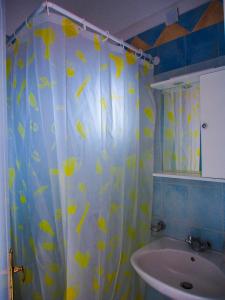 Kúpeľňa v ubytovaní Manos Apartments + 37 fotografií