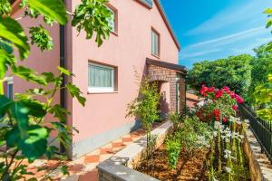 Zahrada ubytování Apartment Salha