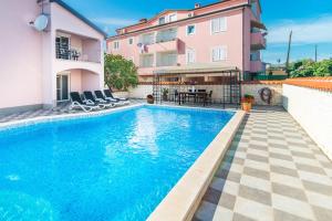Bazén v ubytování Apartment Salha nebo v jeho okolí