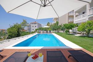 Bazén v ubytovaní Luxury penthouse Eva alebo v jeho blízkosti
