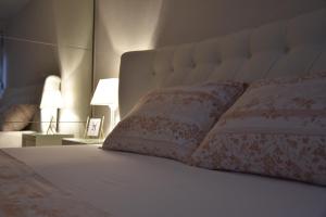 Posteľ alebo postele v izbe v ubytovaní Đeni luxury apartment