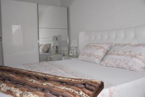 Posteľ alebo postele v izbe v ubytovaní Đeni luxury apartment