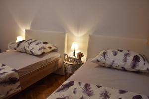 Posteľ alebo postele v izbe v ubytovaní Đeni luxury apartment