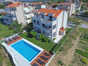 Bazén v ubytovaní Luxury penthouse Eva alebo v jeho blízkosti