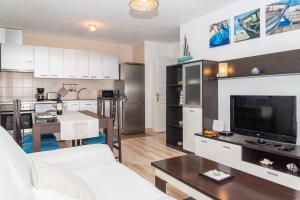 Kuchyňa alebo kuchynka v ubytovaní Marina House Corralejo Center