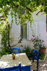 Afbeelding uit fotogalerij van Katerina Rooms & Studios in Palekastron