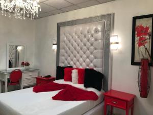 Postel nebo postele na pokoji v ubytování Hotel Rey