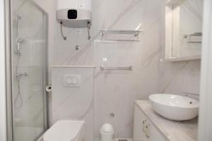 Hotel Bellevue Trogir的一间浴室