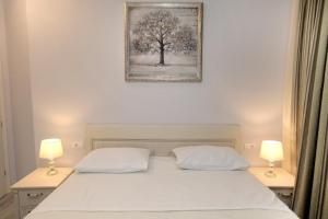 Hotel Bellevue Trogir客房内的一张或多张床位