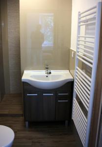 A bathroom at Apartmánový dom Mária Még 29 kép
