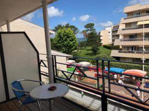 Un balcón o terraza de Yatt Hotel