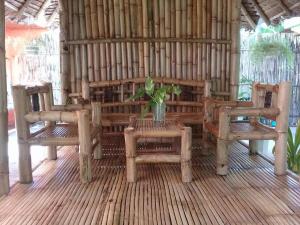 Gallery image of Guanna's Place Room and Resto Bar in Malapascua Island