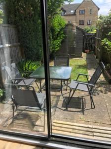 Αίθριο ή υπαίθριος χώρος στο Arma Short Stays 46 Bicester - Sleeps 3 - Free Parking & Garden +2 φωτογραφίες