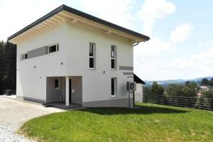 Das Gebäude in dem sich das Ferienhaus befindet