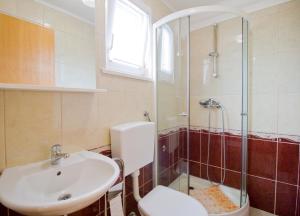 Koupelna v ubytování Apartmani Diki + 37 fotografií