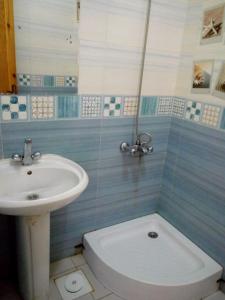 Koupelna v ubytování Royal Crown Hotel Marsa Matruh عائلات فقط + 37 fotografií
