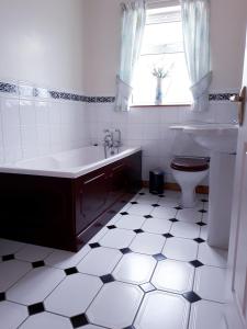 Ванная комната в Dunlewey Lodge - Self Catering Donegal