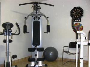 Posilňovňa alebo fitness centrum v ubytovaní Hotel garni Landhaus Bürtlmair