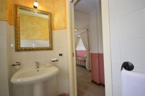 Kúpeľňa v ubytovaní Catarin Comfort Rooms