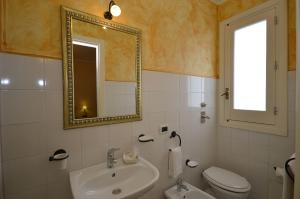 Kúpeľňa v ubytovaní Catarin Comfort Rooms