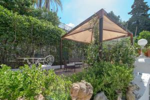 Vườn quanh Tragara 12C Art House, Capri