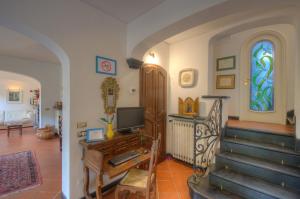 A seating area at Appartamento in Villa a 5 KM dal mare