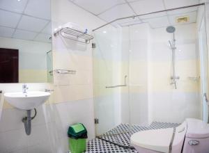 Koupelna v ubytování Le Duong Hotel