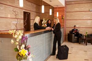 Tetamu yang menginap di The Royal Riviera Hotel Doha
