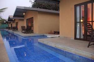 Bazén v ubytování Treasure Island Resorts Lonavala nebo v jeho okolí