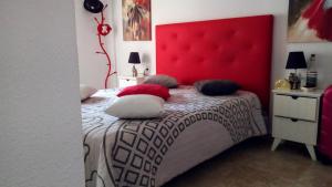 Postel nebo postele na pokoji v ubytování Habitaciones privadas Alicante centro