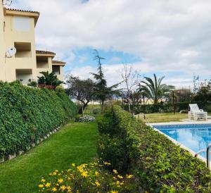 Basen w obiekcie Apartamento Las Brisas lub w pobliżu