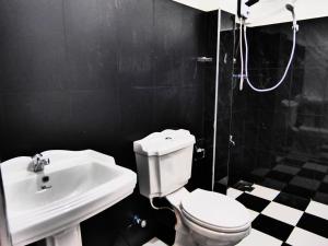 Kylpyhuone majoituspaikassa Eddy's Homestay