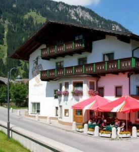 Gallery image of Hotel Restaurant Kröll in Reutte
