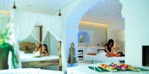 Postel nebo postele na pokoji v ubytování Sieben Welten Hotel & Spa Resort