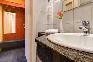 Ένα μπάνιο στο Hotel Elbinsel free parking