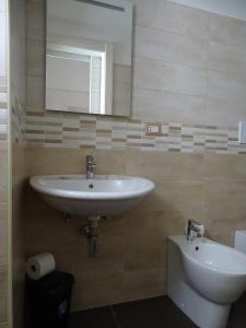 A bathroom at Nonna Ia B&B