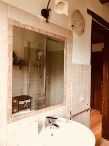 Koupelna v ubytování Agriturismo Angiò nel Cerè