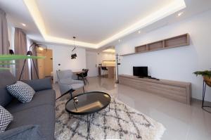 Apartamentos La Laguna I Luxury Apartments, Guardamar del ...