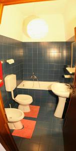 A bathroom at Casaleaurelia