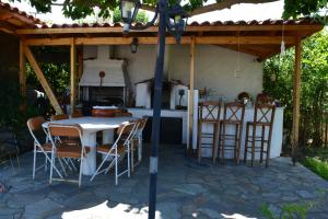 Φωτογραφία από το άλμπουμ του ELENI'S VILLAGE RELAXATION HOME στην Αιδηψό