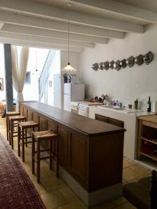 A kitchen or kitchenette at Cosy Medieval Village House Monségur