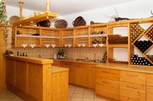 Kuchyň nebo kuchyňský kout v ubytování Weingut Sommerhof + 21 fotografií
