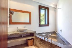 Gallery image of Villa Can Azul in Cala Tarida