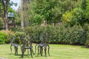 A garden outside Ascot House 