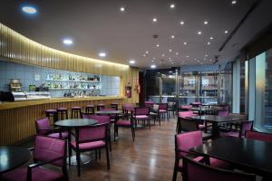 Restoran ili drugo mesto za obedovanje u objektu Senator Parque Central