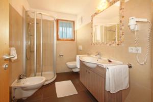 A bathroom at Ferienwohnung Mair am Bach