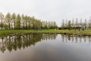 Un paisaje natural cerca del parque de vacaciones