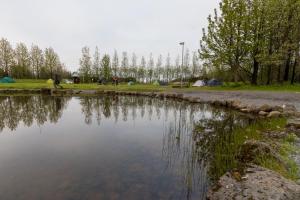 Un paisaje natural cerca del parque de vacaciones