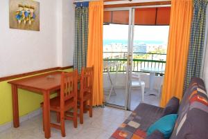 Gallery image of Apartment on Playa Las Vistas in Arona